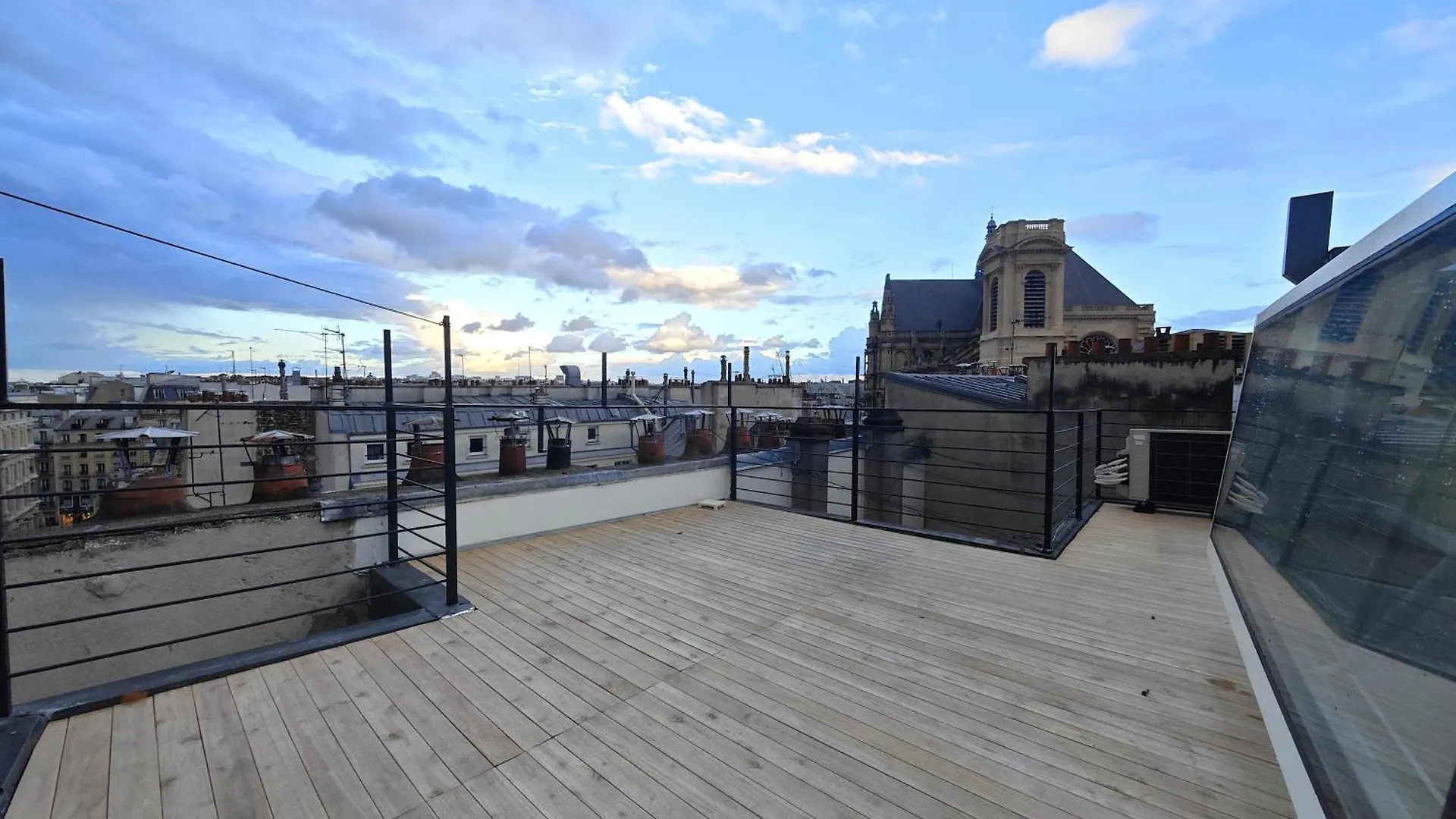 Paris Rooftop 0*,  Frankrike